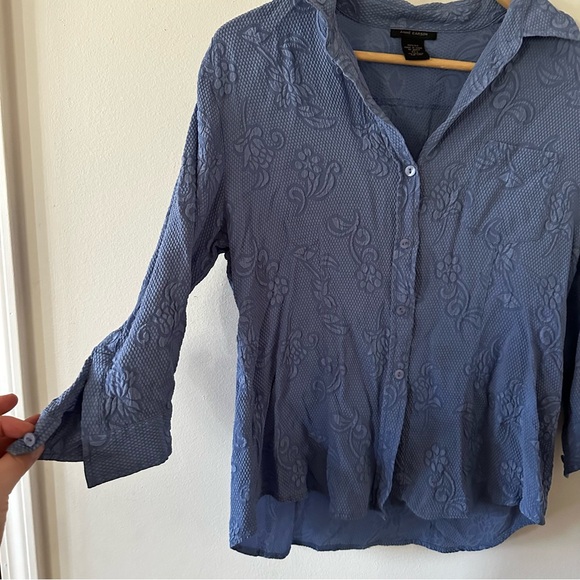 Vintage 90s y2k 100% silk Anne Carson blue textured button up blouse (binW4) - Picture 2 of 6